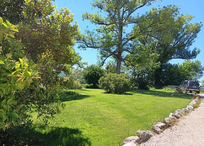 Escale Zen En Quercy 3* Montalzat